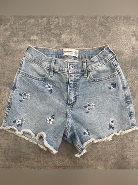 Abercrombie Kids Embroidered Floral Denim Shorts - EUC